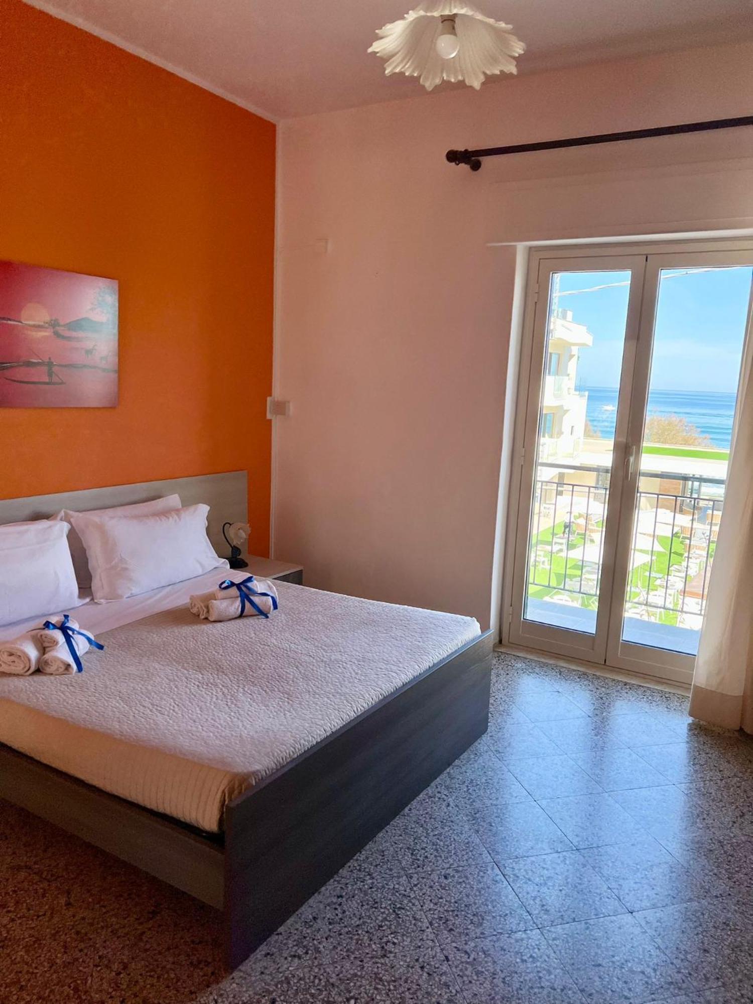 Casa Scirocco Apartment Cefalu Exterior photo